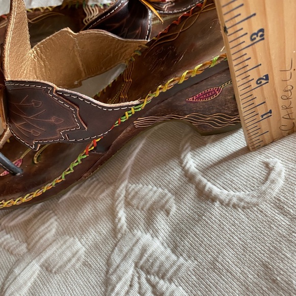 Fabulous wedge sandals. - Picture 3 of 6